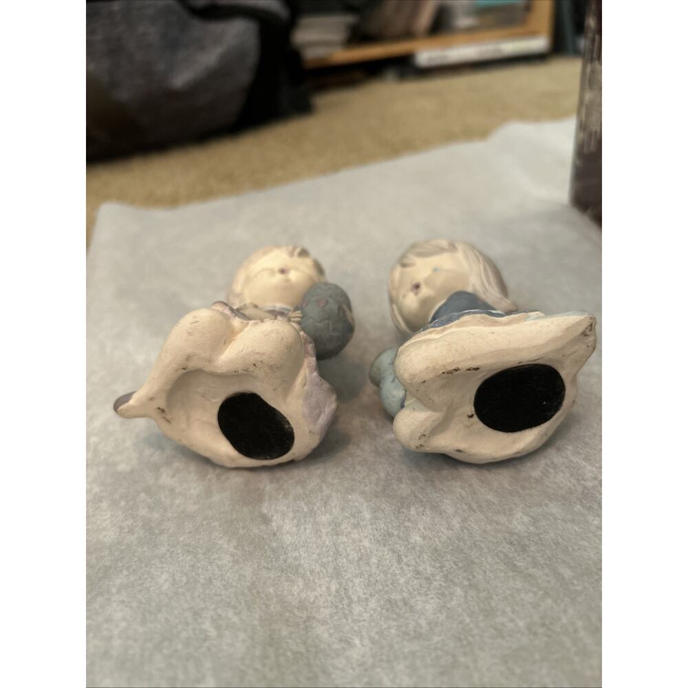 2 VINTAGE GIRL FIGURINES JAPAN Sitting Water Pitcher Hand Painted Ceramic - Picture 2 of 8